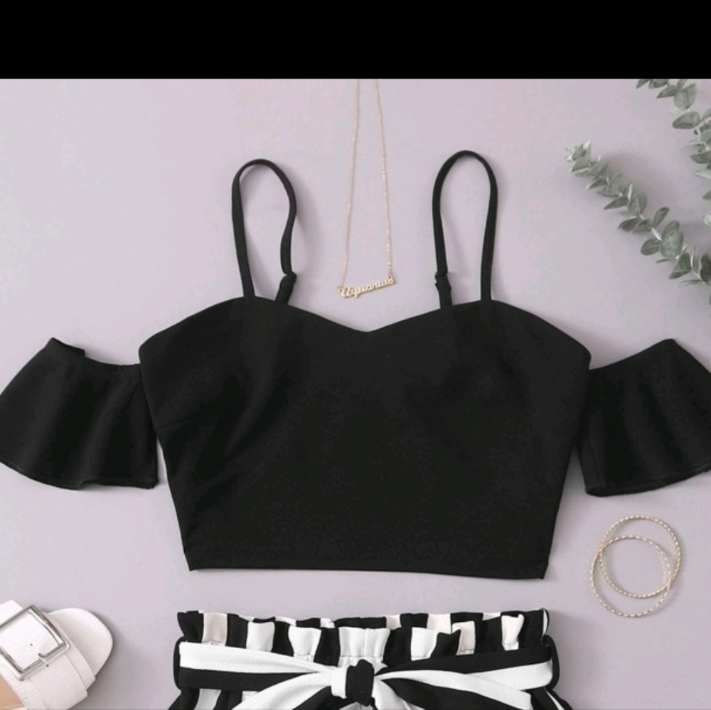 Cold Shoulder Crop Top
